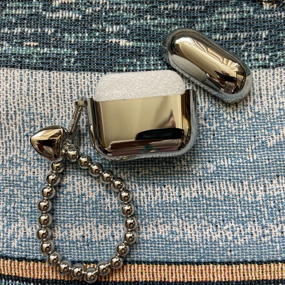 AirPod Case 3 Generation - Picture 2 of 2